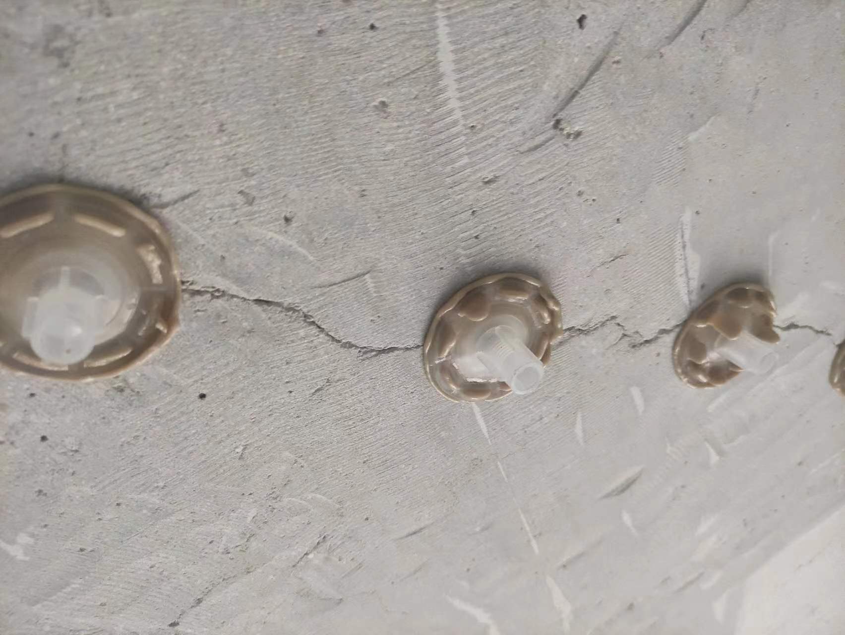 信阳房屋墙体开裂原因和加固方法